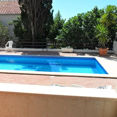 Apartment Businci *